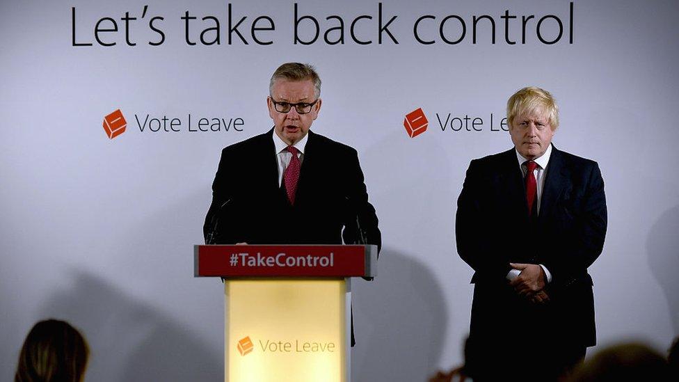 Michael Gove (l) and Boris Johnson