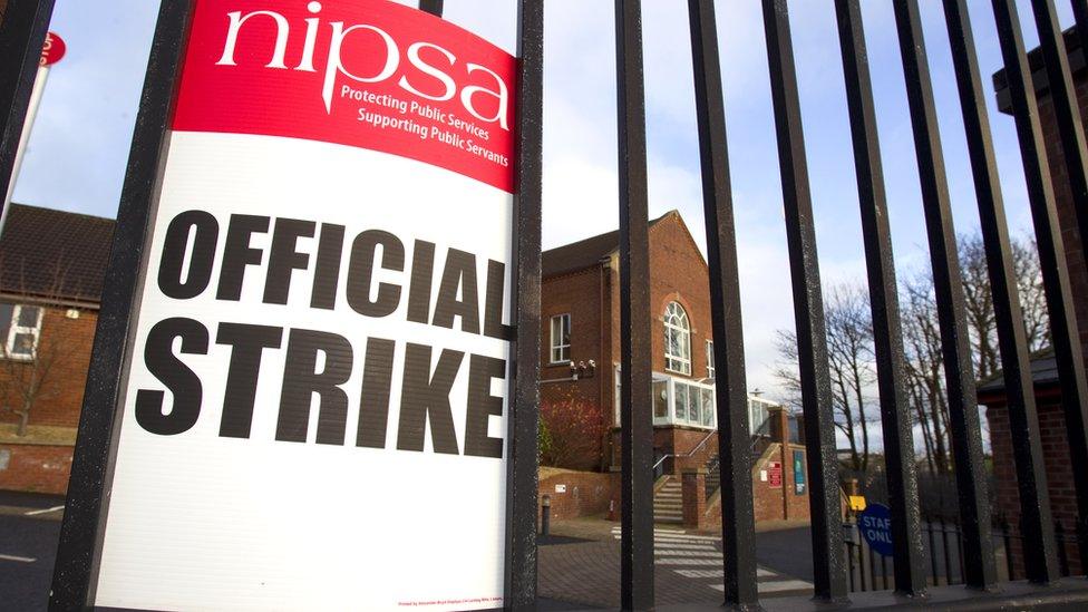 A nipsa sign reading 'official strike'