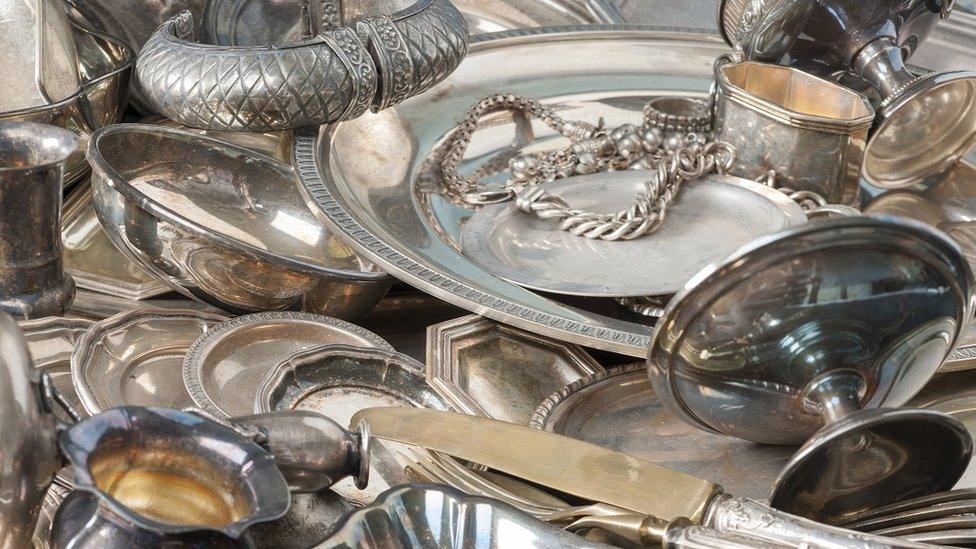 Silver items including bowls, plates and jewellery.