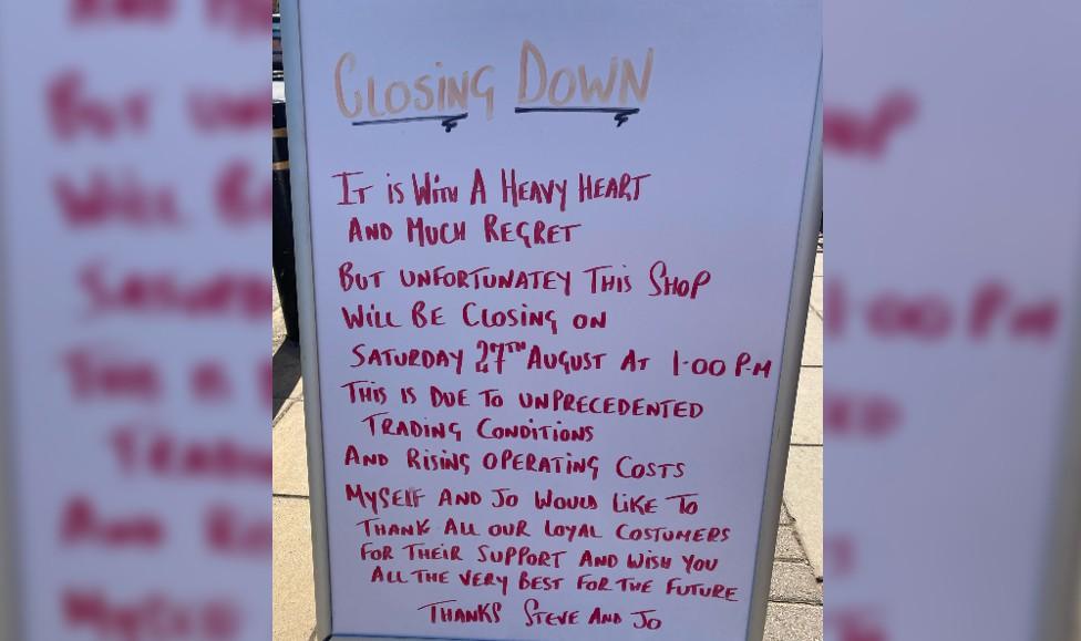 The sign informing customers of the closure