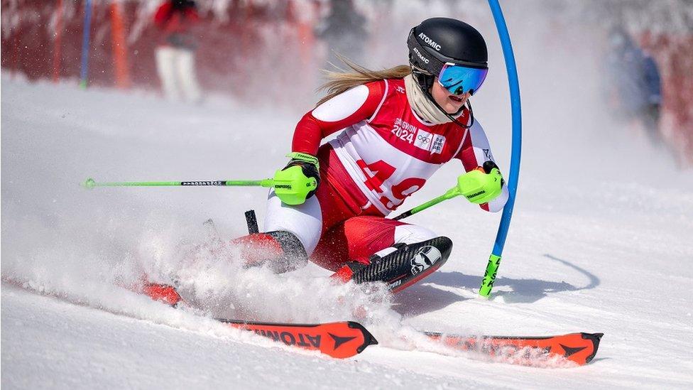 Maja-Waroschitz-skiing.