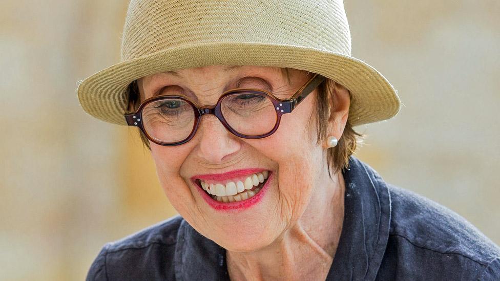 Una Stubbs