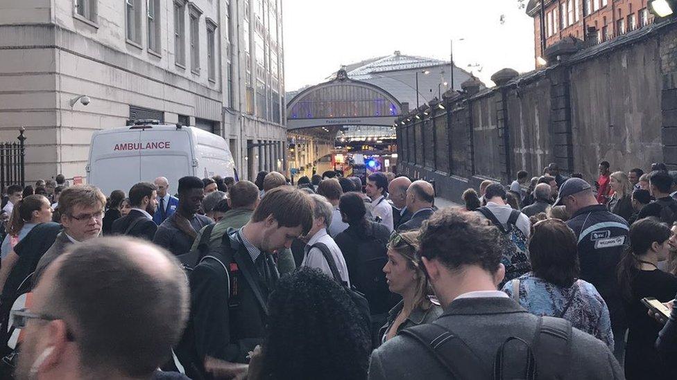 2,000 people outside Paddington after evacuation