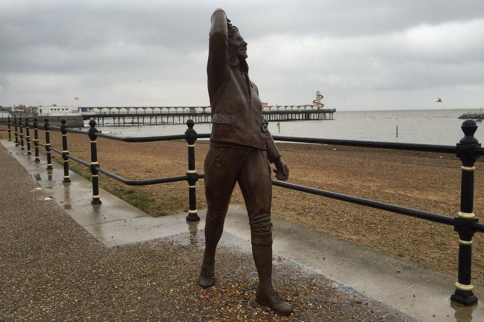 Amy Johnson statue in Herne Bay