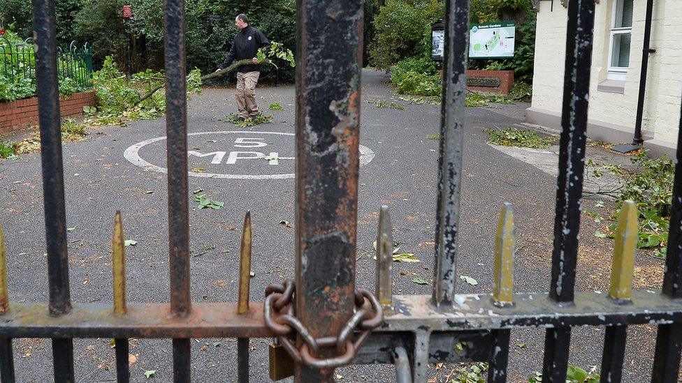 Locked gates at Botanic Gardens