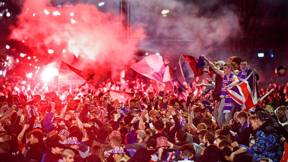 Crowds in George Square