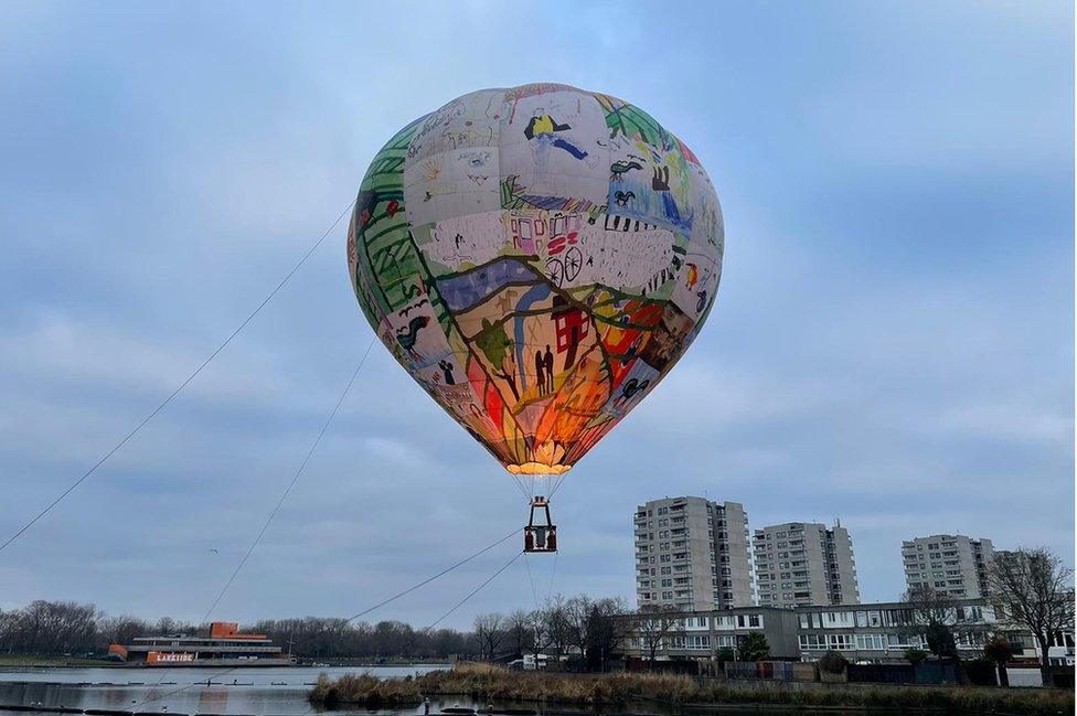 Hot air balloon