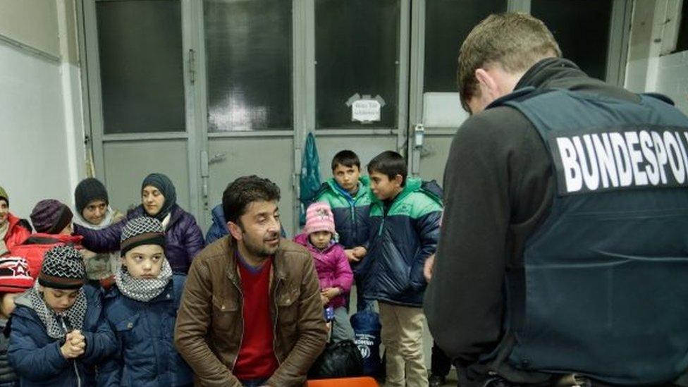 German police question migrants in Passau. Photo: 27 January 2016