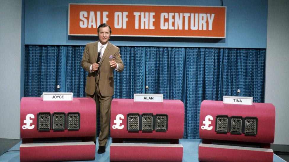 Nicholas Parsons on the set of Sale of the Century in 1971