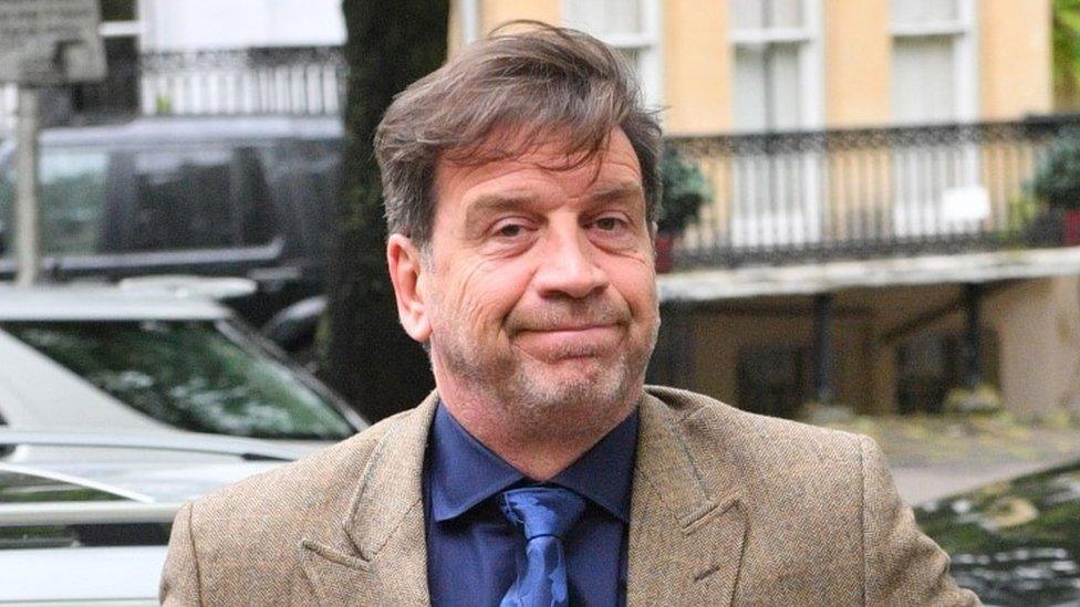 Nick Knowles