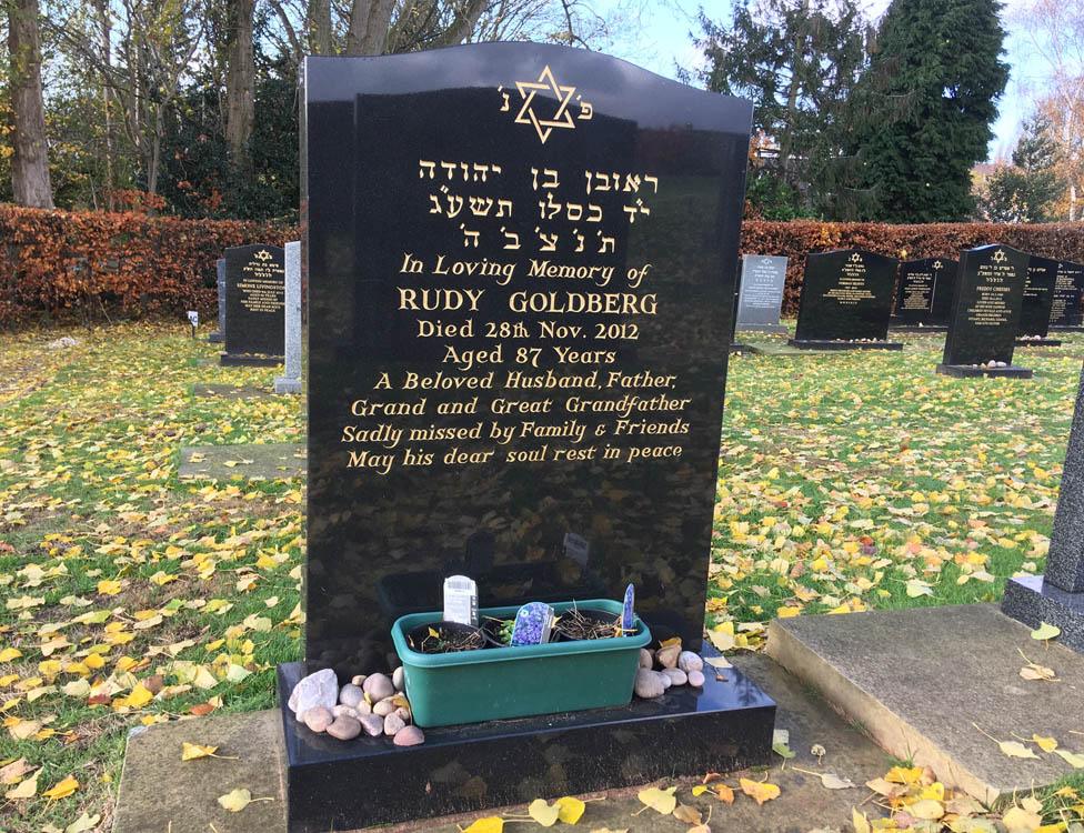 Rudy Goldberg's grave