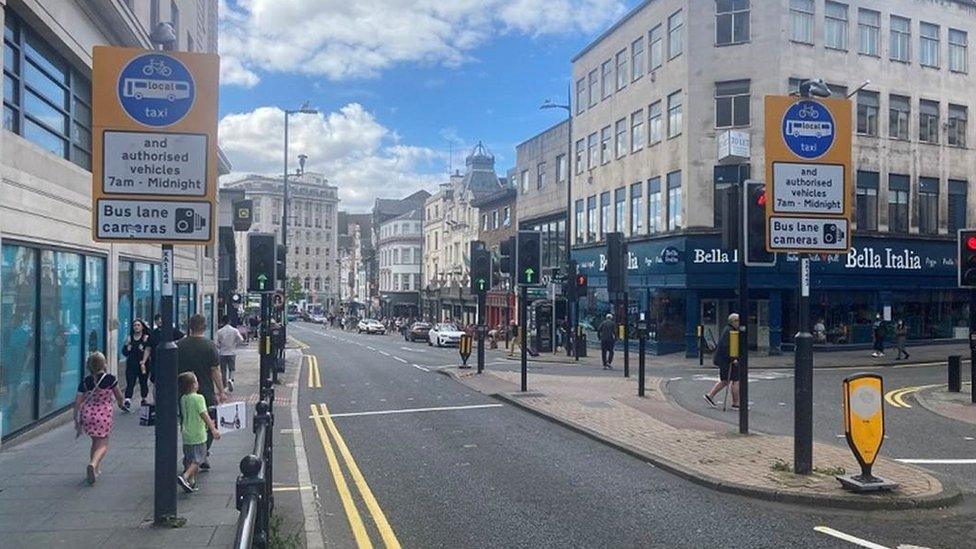 Bus gate on Ranelagh Street