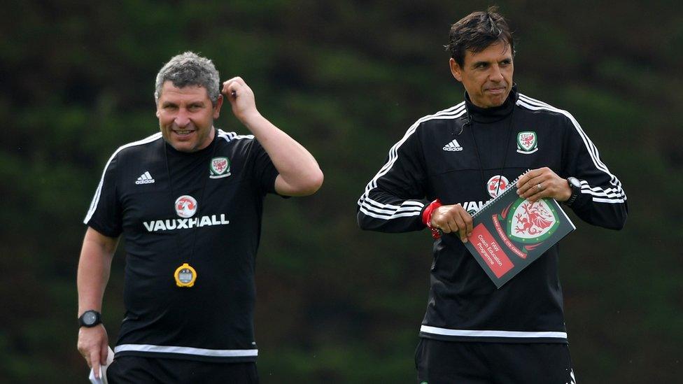 Osian Roberts a Chris Coleman