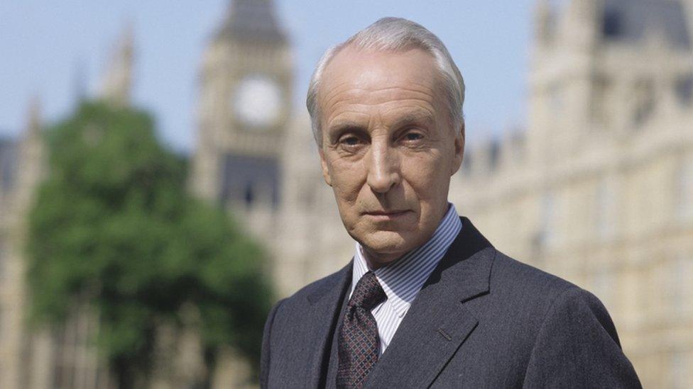 Ian Richardson as Francis Urquhart