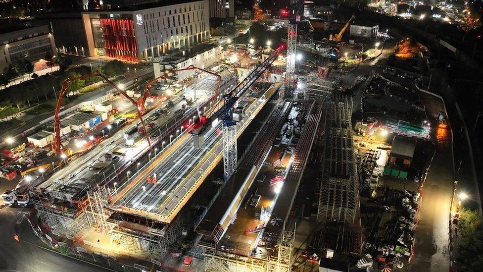 First concrete pour for Curzon 3 viaduct decks