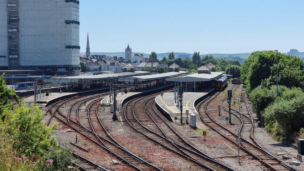 Plymouth station