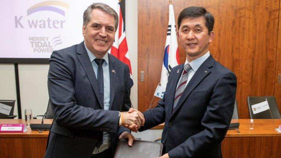 Steve Rotheram and Jeong kyeongyun, Vice President of Korea Water Resources Corporation