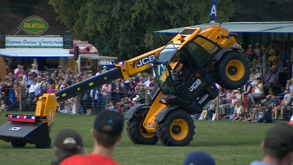 Dancing Diggers Chatsworth House