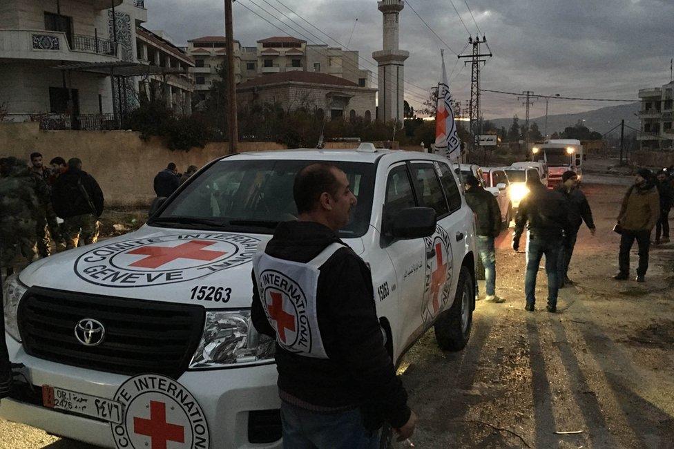 International Committee of the Red Cross workers in Madaya (12 January 2016)