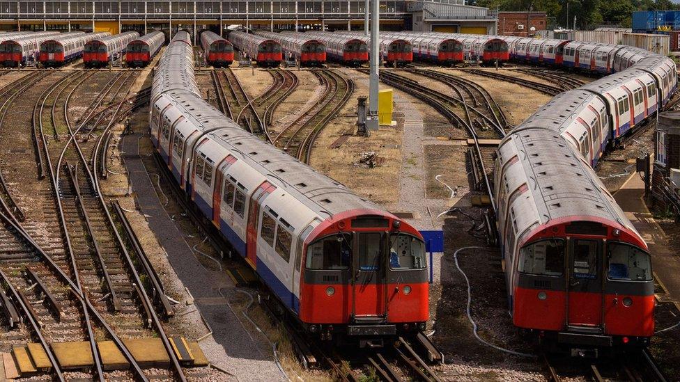 piccadilly line trains