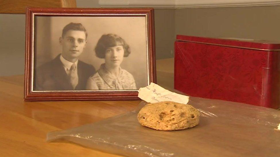 Photograph of grandparents with bun