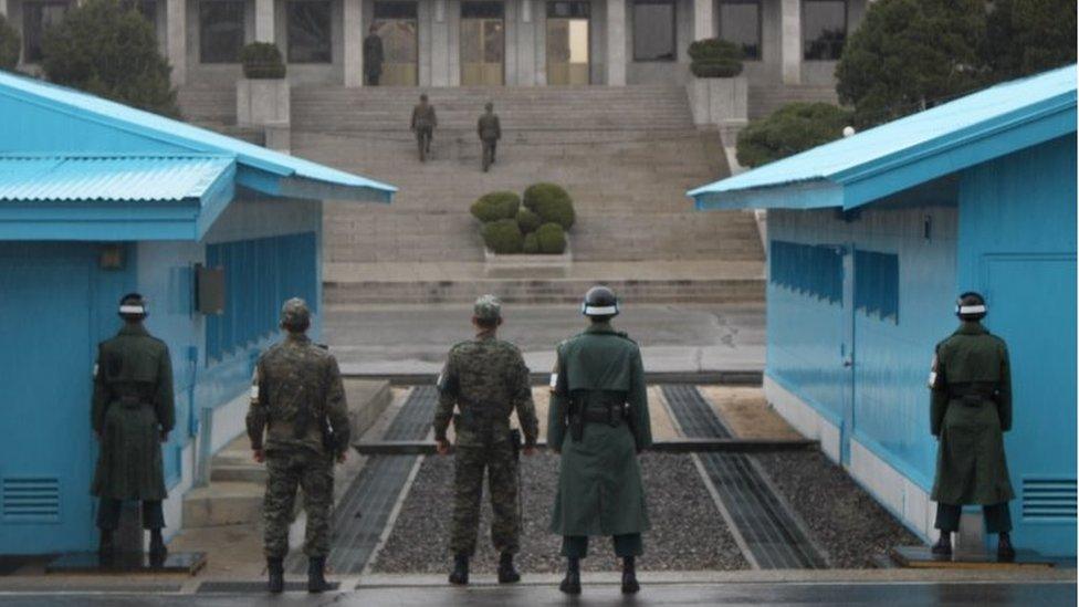 Solders at the inter-Korean border