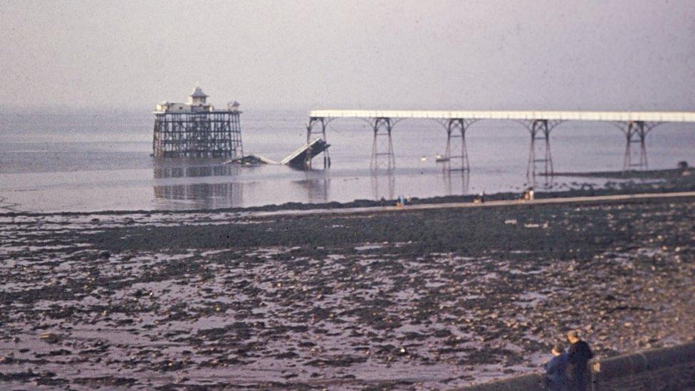 Pier collapse from afar