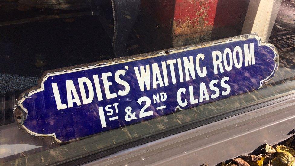 waiting room sign