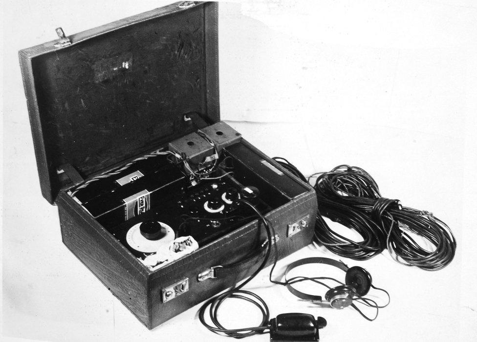 KV2-114 transceiver used by Engelburtus Fukken alias Jan Willem ter Braak