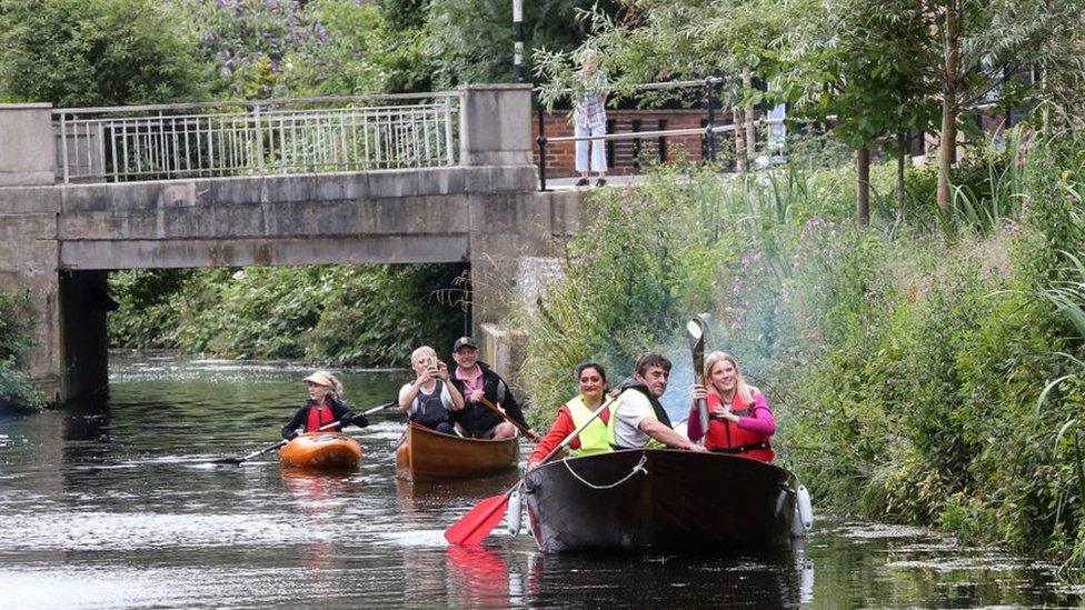 The baton makes its way through Maidenhead by boat