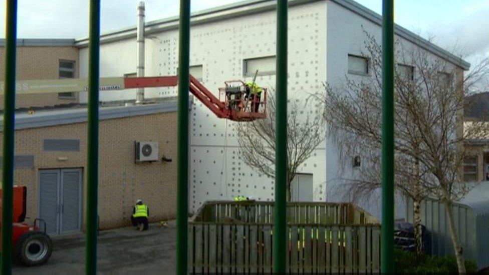 Workers on site at Oxgangs Primary School