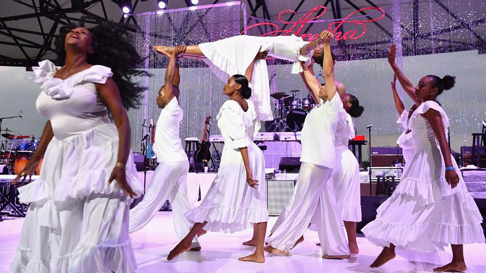 Dancers at the concert