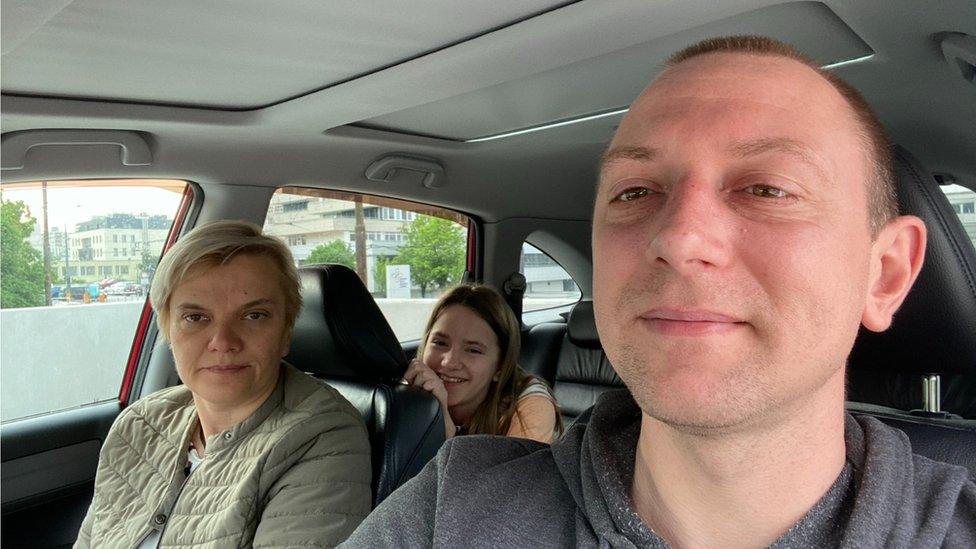 Dasha's family leaving Ukraine