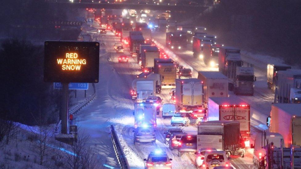 Traffic on M80