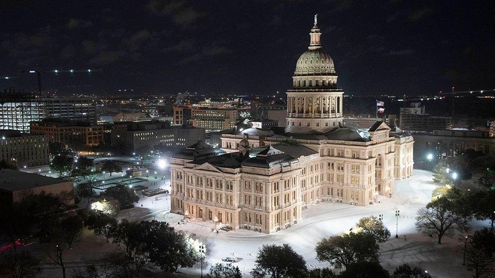 Snow around the State Capitol Building