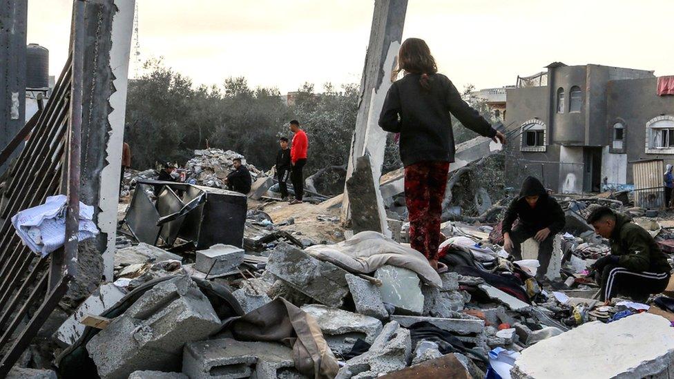 A view of the damaged area after Israeli air strikes on December 12, 2023 in Rafah, Gaza