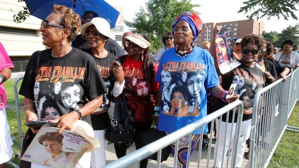 Fans wait in line to see Franklin's body