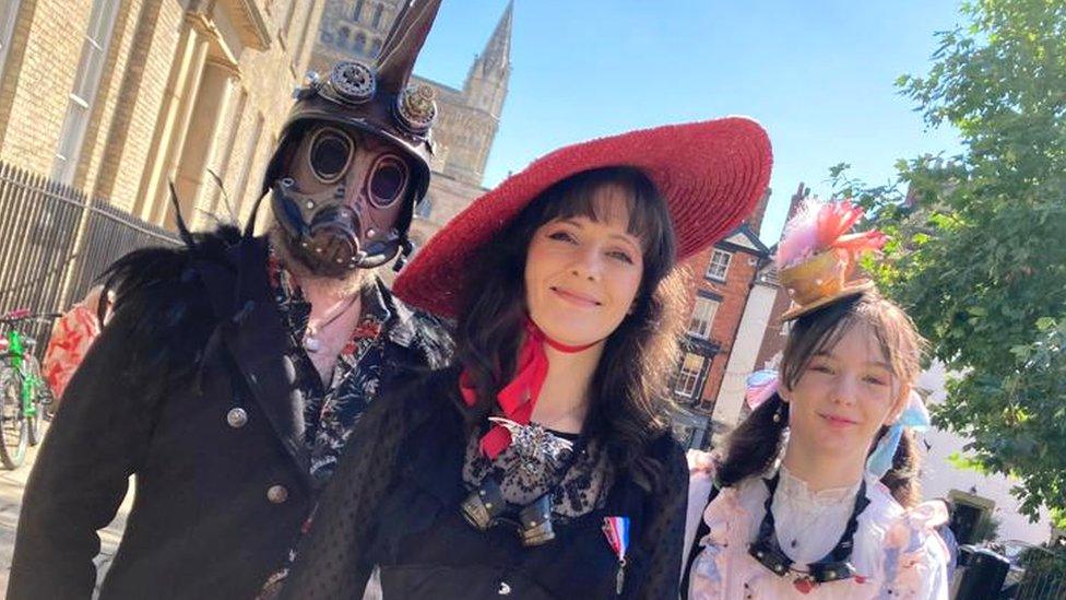 Family of steampunkers