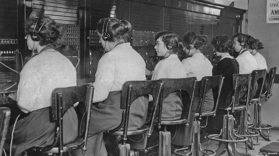 Women operating a telephone exchange