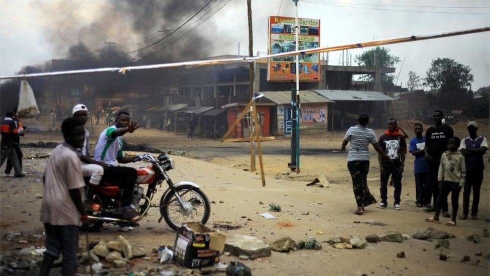 Demonstrators erect a barricade during protests over their exclusion from the presidential election in Beni, Democratic Republic of Congo December 27, 2018