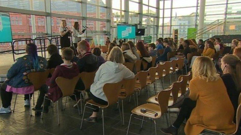 senedd ieuenctid