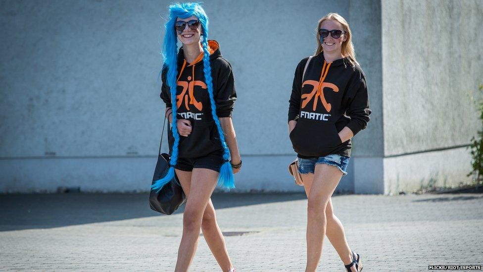 Team Fnatic fans