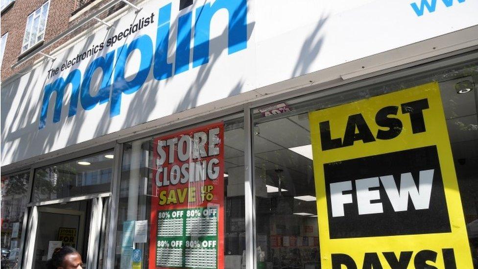 Maplin store with closing down signs