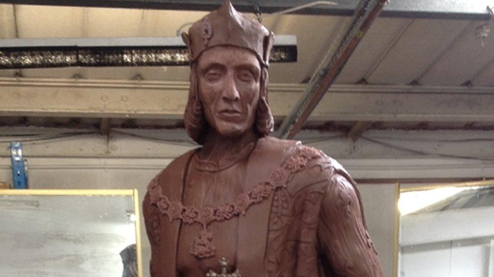 Henry VII statue in clay