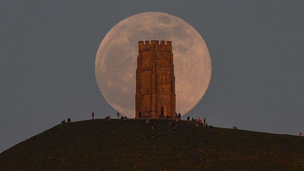 pink-supermoon.