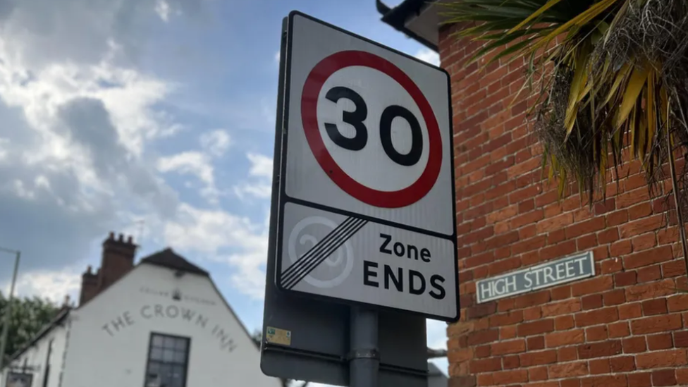 30mph sign