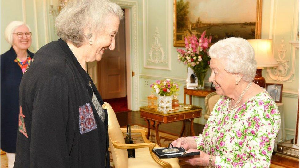 Thea meets the Queen