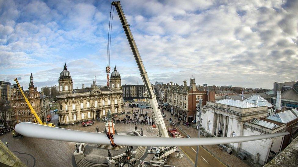 Blade Queen Victoria Square Hull