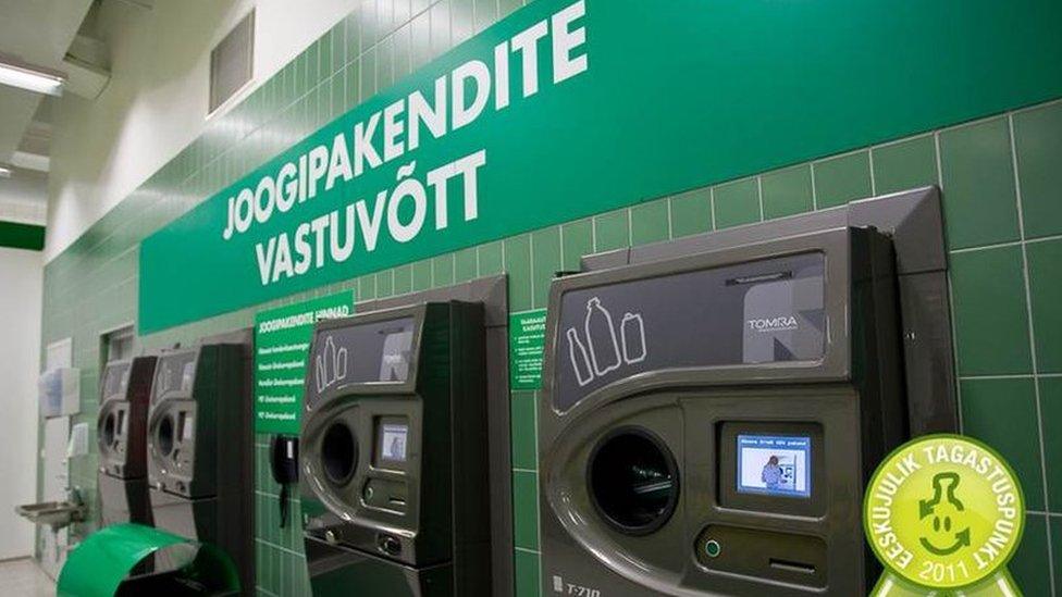 Drinks container deposit machine, Estonia