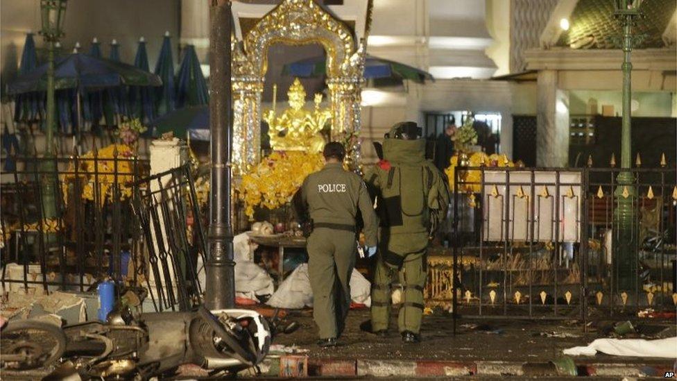 Police enter Erawan shrine in Bangkok